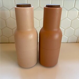 Two-Tone Terracotta Salt and Pepper Grinder Set - Audo Copenhagen
